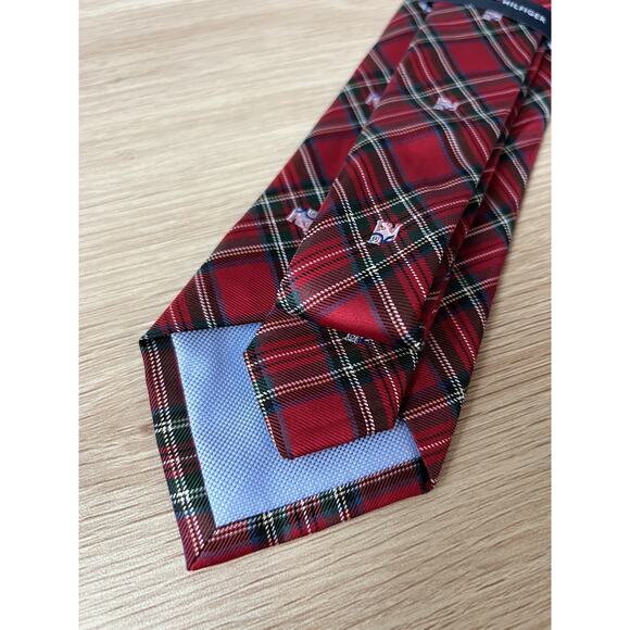 Tommy Hilfiger Red Plaid with Polar Bears Christmas Design Silk Designer Tie - Picture 6 of 6